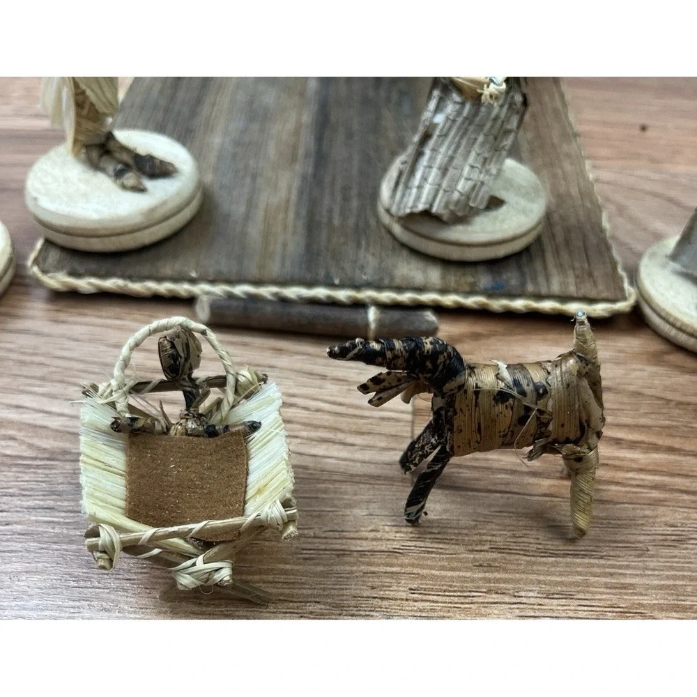 Vintage African Banana Fiber Nativity Set With Stable , 11 Piece Set